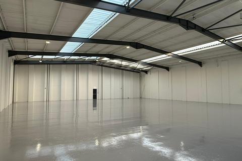 Warehouse to rent, Streatham Rd Mitcham CR4 2AP