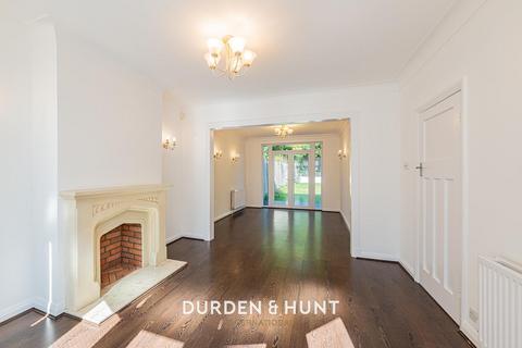 38 Walnut Way, Buckhurst Hill, IG9 6HX
