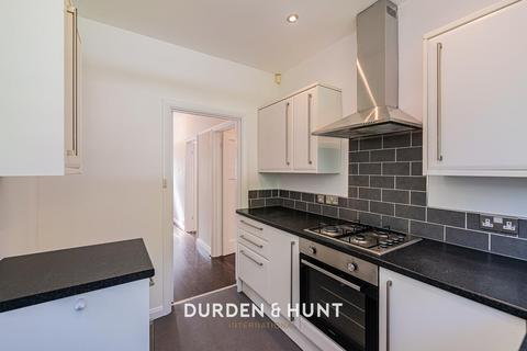 38 Walnut Way, Buckhurst Hill, IG9 6HX