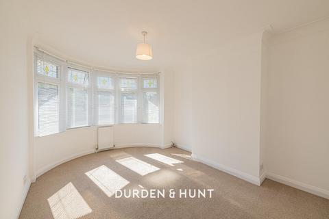 38 Walnut Way, Buckhurst Hill, IG9 6HX