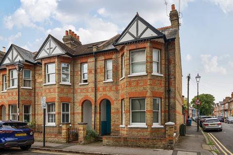 2 bedroom end of terrace house to rent, Alexandra Road, Windsor, SL4