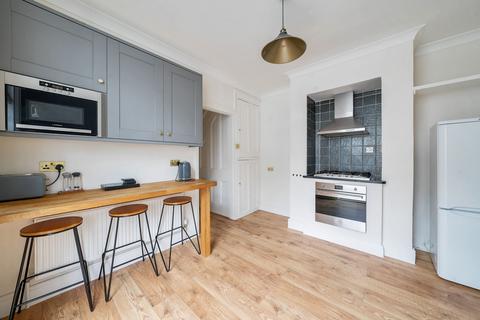 2 bedroom end of terrace house to rent, Alexandra Road, Windsor, SL4