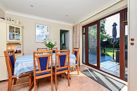 4 bedroom detached house for sale, Manley James Close, Hook RG29