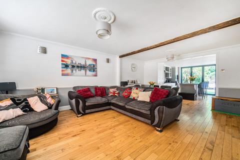 1 Ivy Bower Close, Greenhithe, DA9 9NF
