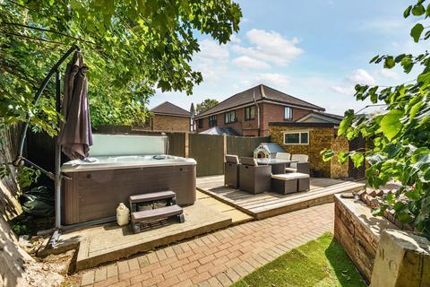 1 Ivy Bower Close, Greenhithe, DA9 9NF