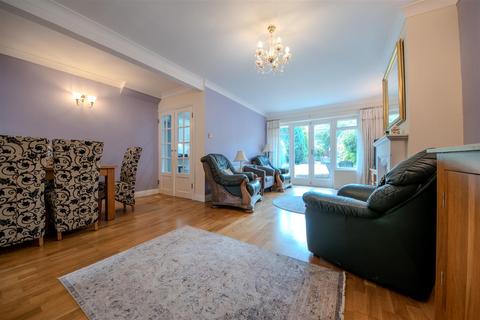 3 bedroom semi-detached house for sale, Bagshaw Close, Ryton On Dunsmore, Coventry