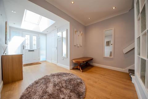 3 bedroom semi-detached house for sale, Bagshaw Close, Ryton On Dunsmore, Coventry