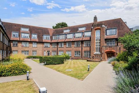2 bedroom flat for sale, Lesbourne Road, Reigate RH2