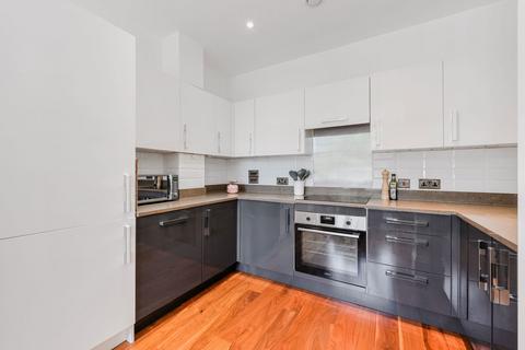2 bedroom flat for sale, Lesbourne Road, Reigate RH2