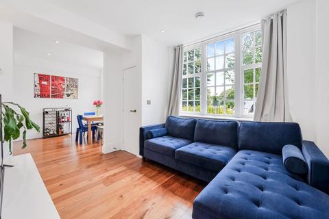 2 bedroom flat for sale, Lesbourne Road, Reigate RH2