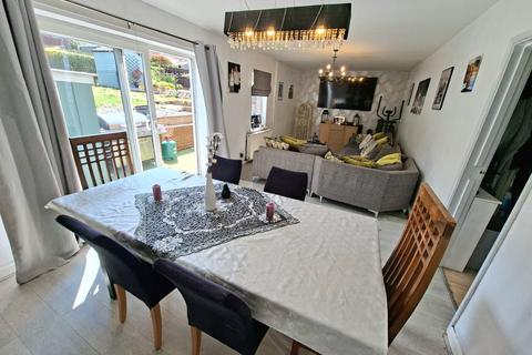 31 Armitage Road, Deepcar, Sheffield, S36 2PA