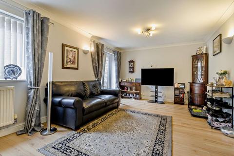 3 bedroom detached house for sale, Bradley Avenue, Castleford, WF10