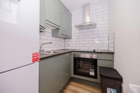 8 bedroom flat share to rent, 0807L Clifton Terrace, Edinburgh, EH12 5DR