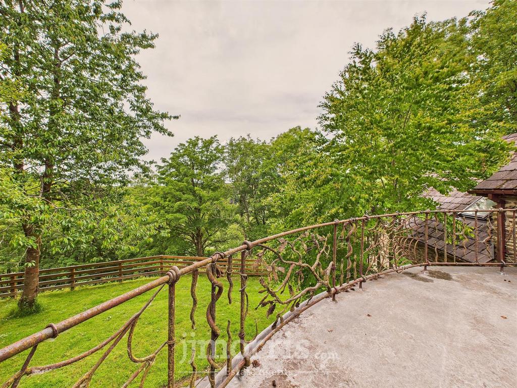 CAM05297 G0-PR0057-STILL047.jpg