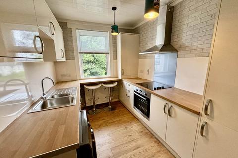 2 bedroom flat to rent, Kenmore Terrace, Dundee,