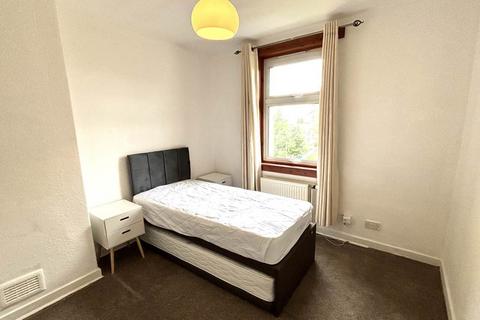 2 bedroom flat to rent, Kenmore Terrace, Dundee,