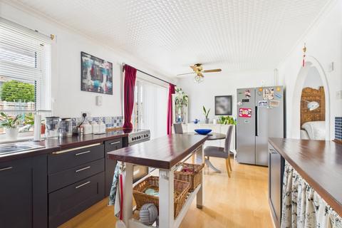 157 Warwick Road, Winklebury, Basingstoke, RG23 8EB