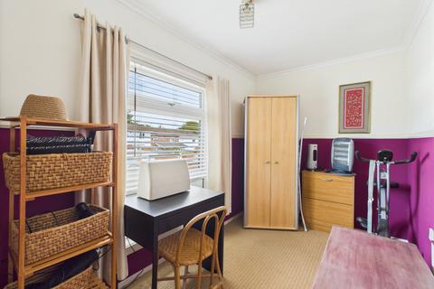 157 Warwick Road, Winklebury, Basingstoke, RG23 8EB