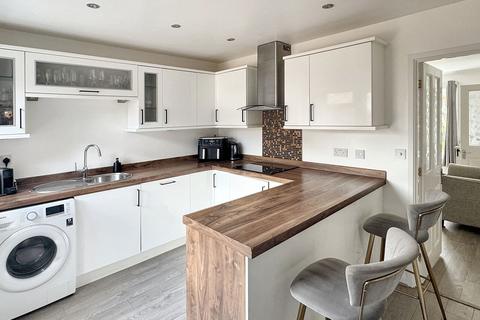 3 bedroom semi-detached house for sale, Swinford Avenue, Widnes