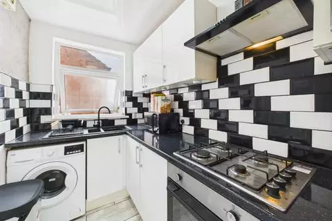 3 bedroom end of terrace house for sale – pohled 4