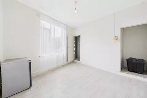 3 bedroom end of terrace house for sale – pohled 5