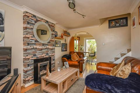3 bedroom end of terrace house for sale, 25 Foley Grove, Wombourne, Wolverhampton