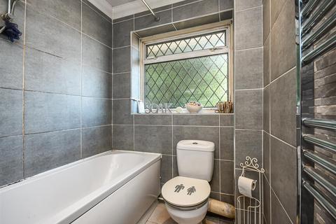 3 bedroom end of terrace house for sale, 25 Foley Grove, Wombourne, Wolverhampton