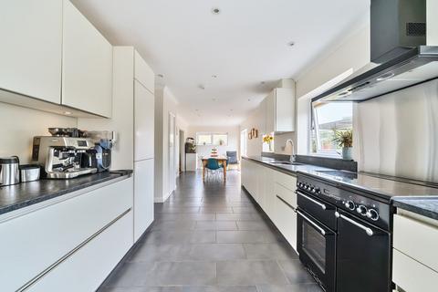 4 bedroom detached house for sale, Llanaway Close, Surrey GU7