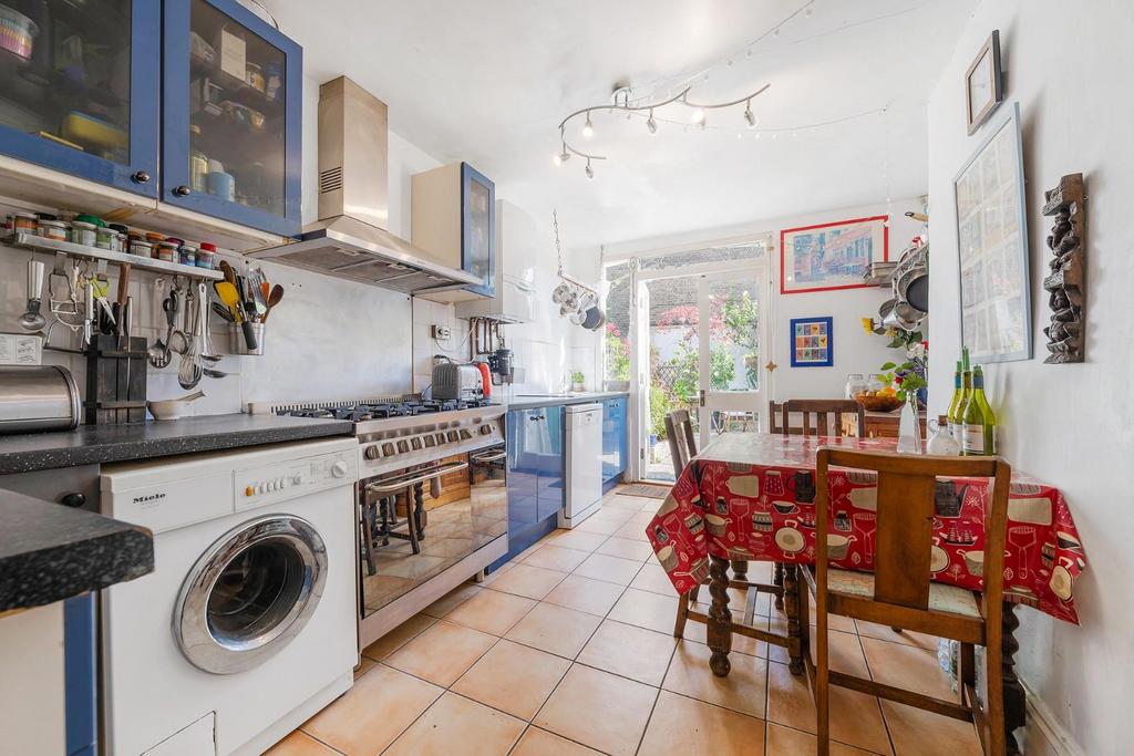 Kitchen.JPG