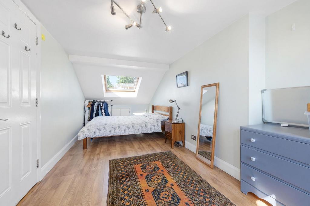 Bedroom 1.JPG