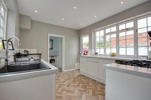 1057 Anlaby Road, Hull, HU4 7PP