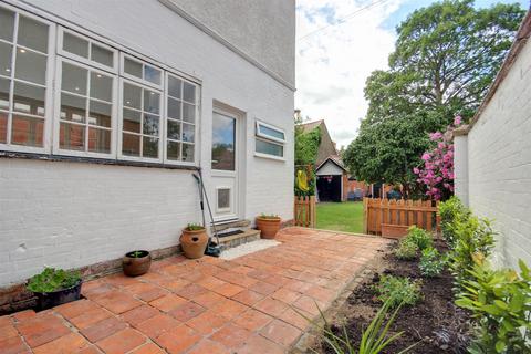 1057 Anlaby Road, Hull, HU4 7PP