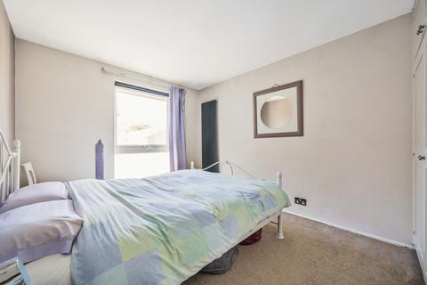 2 bedroom flat for sale, Ravensmede Way, Chiswick, London, W4