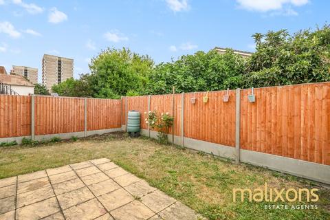3 bedroom maisonette for sale, Blackshaw Road, London SW17