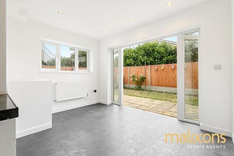 3 bedroom maisonette for sale, Blackshaw Road, London SW17