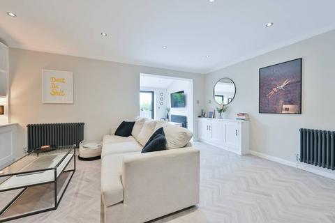 Hill Crest, 1a Berrymead, Hemel Hempstead, HP2 5LF