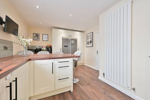 Hill Crest, 1a Berrymead, Hemel Hempstead, HP2 5LF