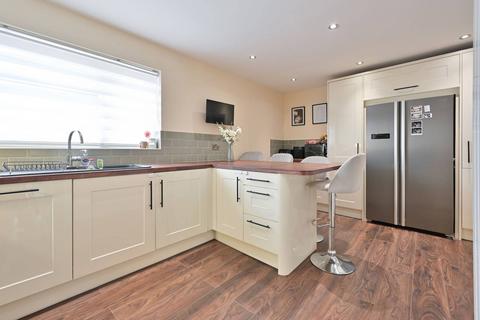 Hill Crest, 1a Berrymead, Hemel Hempstead, HP2 5LF