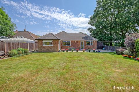 3 bedroom bungalow for sale, Sylvia Avenue, Hutton, CM13