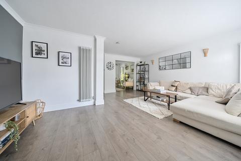 3 bedroom terraced house for sale, Dorchester Court, Mayfare, Croxley Green