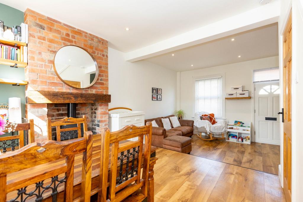 Lounge/Dining Room