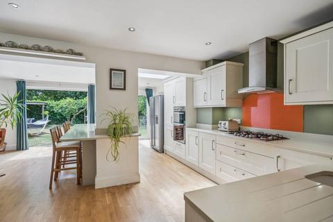 7 Chiltern Way, Tring, HP23 5JX