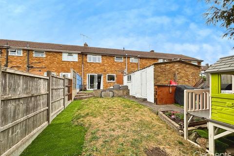 8 Highbarns, Hemel Hempstead, HP3 8AG