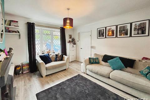 8 Highbarns, Hemel Hempstead, HP3 8AG