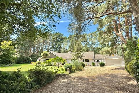 4 bedroom bungalow for sale, Hurn Road, St. Ives, BH24 2AL