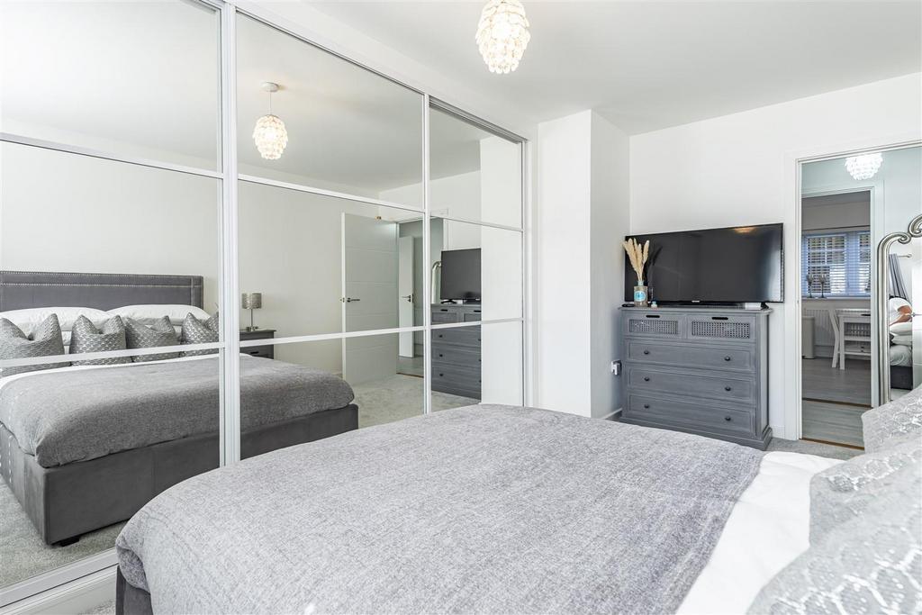 2 Archer Close  (9).jpg