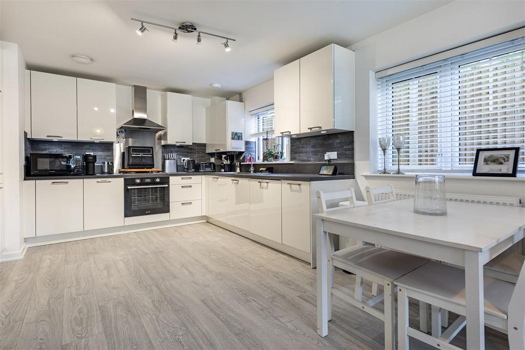 2 Archer Close  (4).jpg