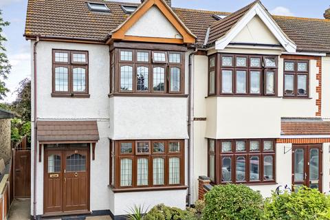 Cross Road, Mawneys, Romford, RM7