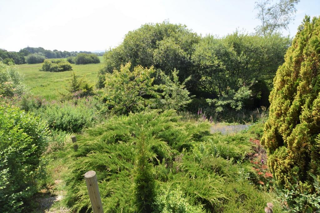 Logie, Kirkton Road, Dumfries, DG1 1 SH - Grieve Gr
