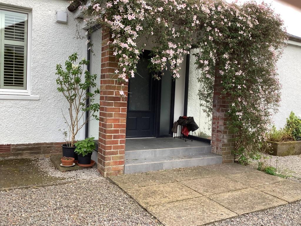 Logie, Kirkton Road, Dumfries, DG1 1 SH - Grieve Gr